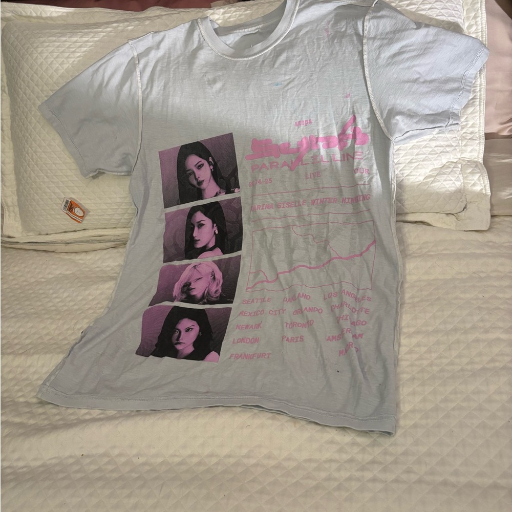 Reversible Women’s/Men's Pale Blue Graphic Short Sleeve Tee - Unbranded